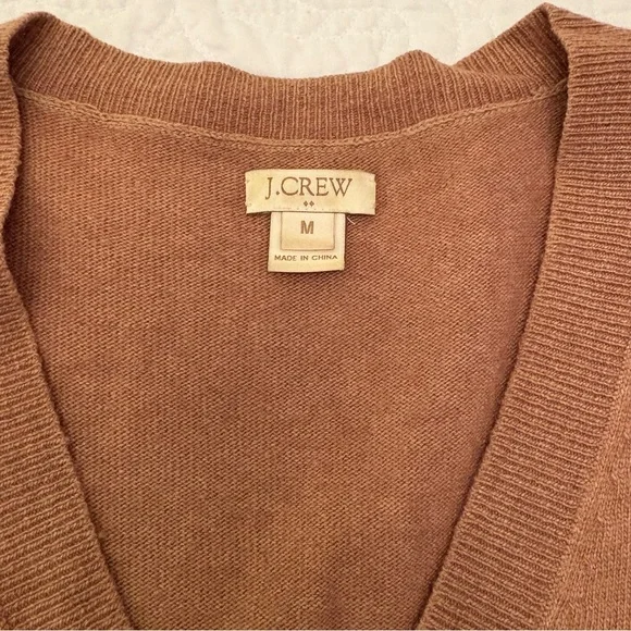 J crew camel khaki boyfriend sweater size medium vneck wool blend - Picture 4 of 5
